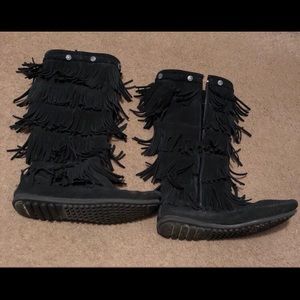 Fringe Moccasin Boots. Size 8